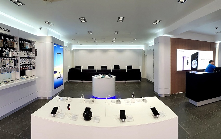 Открытие в Новосибирске Samsung Сервис Плаза